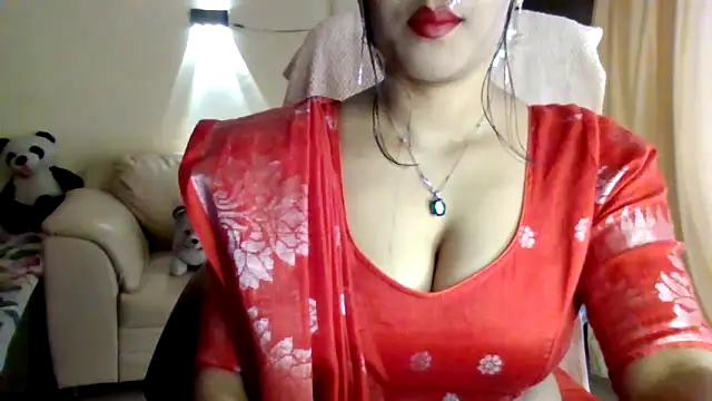 Snapshot of Queenhimanshi chatting on 04-04-26, 04:44 Queenhimanshi online show from 04-04-26, 04:44