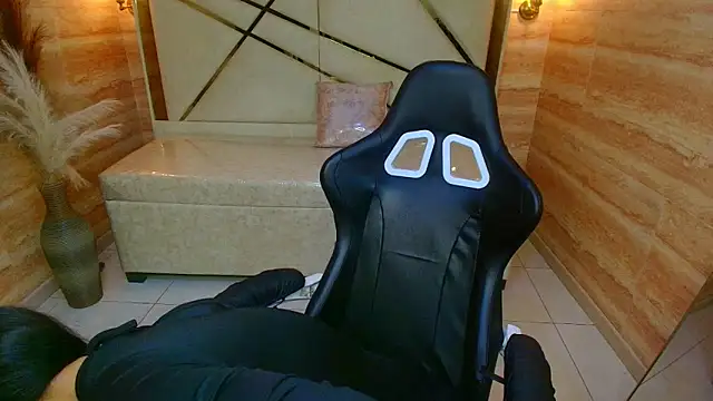 Dakotha v  online show from 11-28-25, 03:20