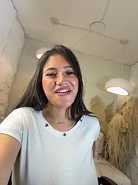 Dakotha v  online show from 03-18-26, 04:26