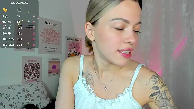 Snapshot of damn_cutie chatting on 12-10-24, 04:17 damn cutie online show from 12-10-24, 04:17