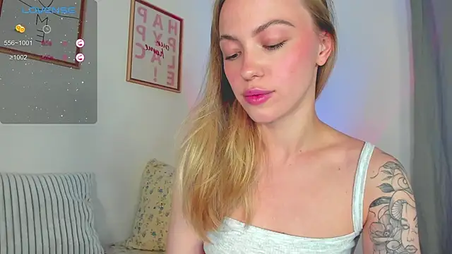 Snapshot of damn_cutie chatting on 09-10-25, 07:25 damn cutie online show from 09-10-25, 07:25