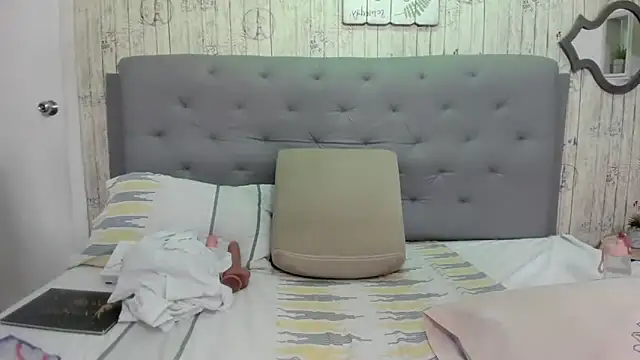 Antonella Montanari online show from 01-12-25, 01:00