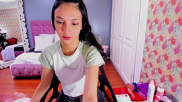 Iris Stone  online show from 03-15-25, 05:04