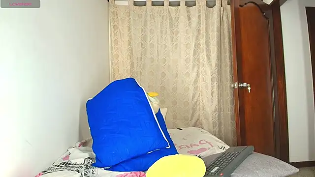 Luciana Ortiz1 online show from 03-12-26, 03:45