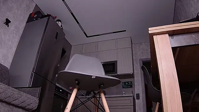 eelizabeth online show from 01-30-25, 05:19