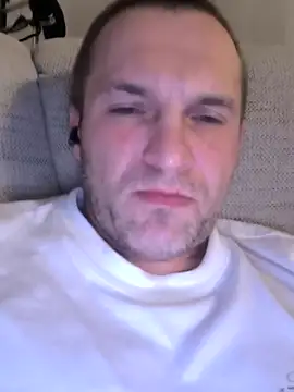 Snapshot of AttractiveSilk5 chatting on 12-21-25, 10:50 AttractiveSilk5 online show from 12-21-25, 10:50