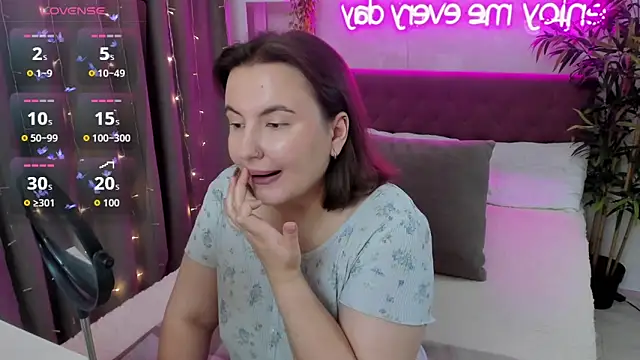 FeralPeach online show from 09-19-25, 03:41