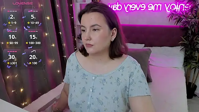 FeralPeach online show from 09-26-25, 03:43