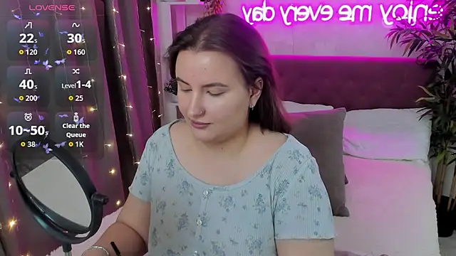 FeralPeach online show from 10-19-25, 04:24