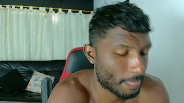 Snapshot of Black_indiian chatting on 09-29-25, 03:17 Black indiian online show from 09-29-25, 03:17