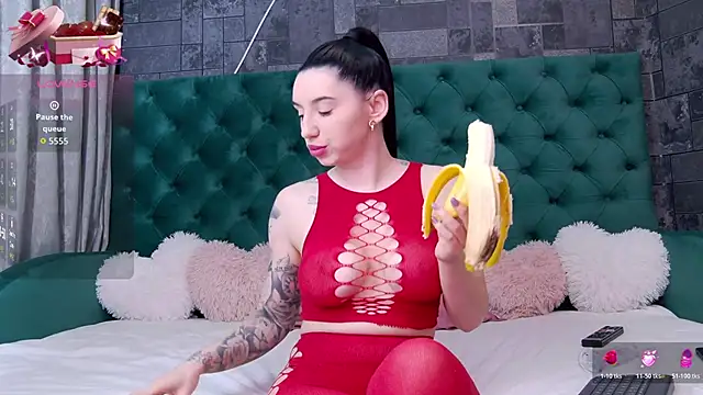 BrianaBratty online show from 11-19-25, 05:51