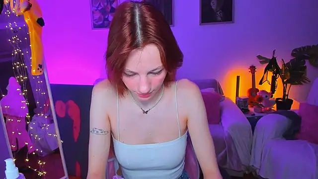 Alyssa Smitt online show from 10-09-25, 01:47