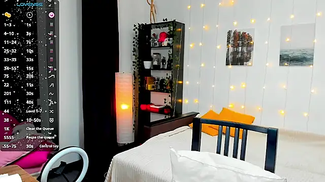 Snapshot of Magic_Allie chatting on 01-04-25, 07:55 Magic Allie online show from 01-04-25, 07:55