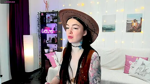 Snapshot of Magic_Allie chatting on 01-09-25, 07:50 Magic Allie online show from 01-09-25, 07:50