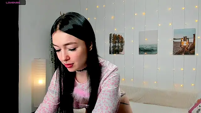 Snapshot of Magic_Allie chatting on 03-11-25, 07:25 Magic Allie online show from 03-11-25, 07:25