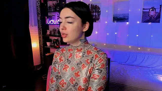 Snapshot of Magic_Allie chatting on 09-13-25, 05:51 Magic Allie online show from 09-13-25, 05:51