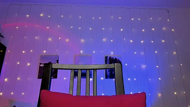 Snapshot of Magic_Allie chatting on 09-15-25, 05:40 Magic Allie online show from 09-15-25, 05:40