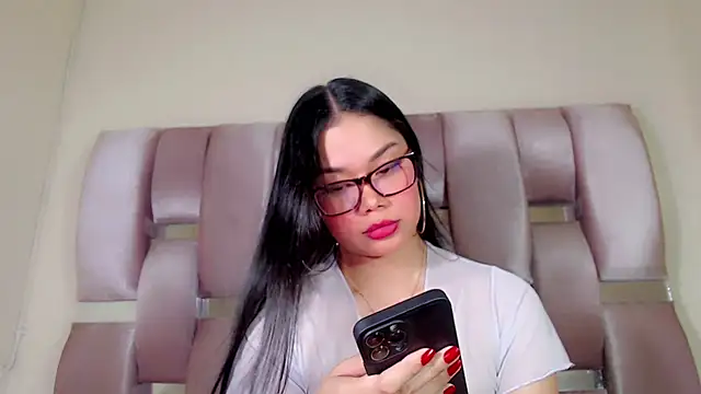 Snapshot of JasmineMoore chatting on 07-29-26, 09:02 JasmineMoore online show from 07-29-26, 09:02