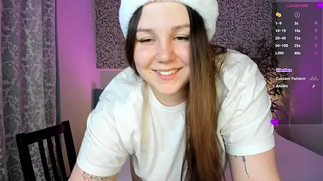 Snapshot of Ruth_Oliver chatting on 12-10-24, 01:11 Ruth Oliver online show from 12-10-24, 01:11