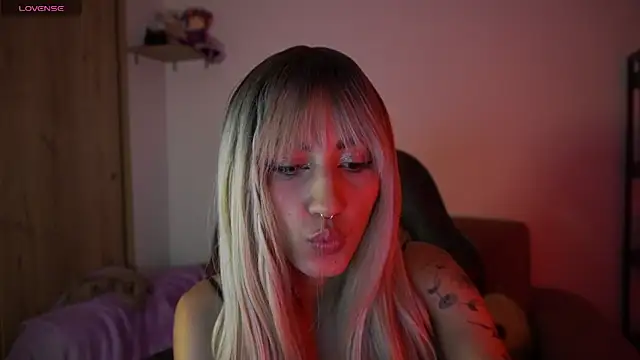 MissKorah online show from 12-26-24, 12:36