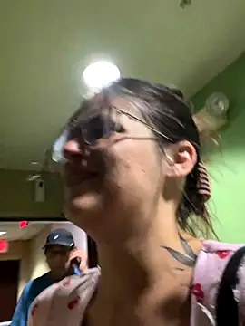 SafeinouterSpace online show from 10-08-25, 04:48