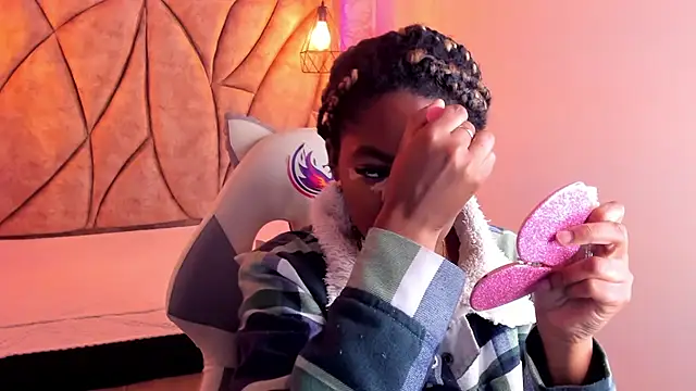 Queen perla  online show from 01-15-25, 12:15