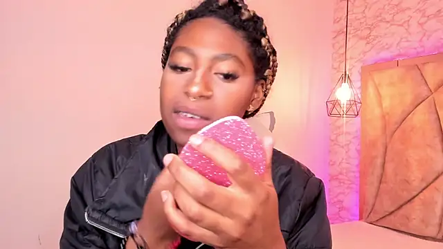 Queen perla  online show from 01-23-25, 12:30