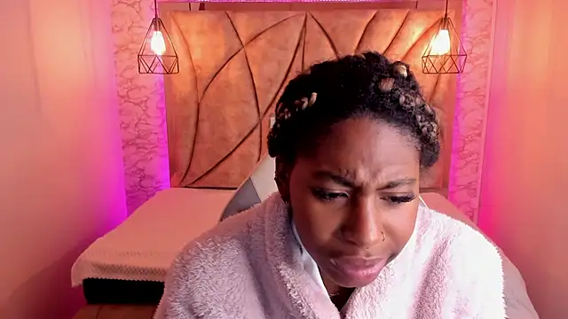 Queen perla  online show from 01-30-25, 12:06