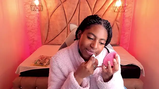 Queen perla  online show from 03-09-25, 02:10