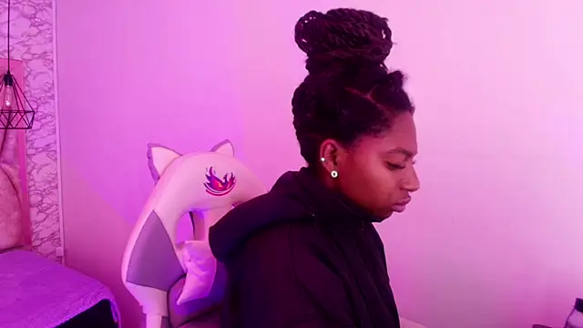 Queen perla  online show from 11-20-25, 12:27