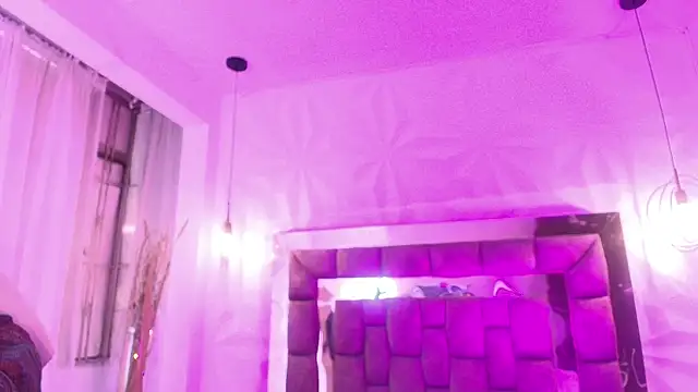 Snapshot of Queen_perla_ chatting on 06-15-26, 12:29 Queen perla online show from 06-15-26, 12:29