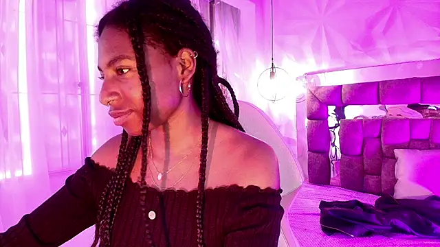 Snapshot of Queen_perla_ chatting on 07-23-26, 08:07 Queen perla online show from 07-23-26, 08:07