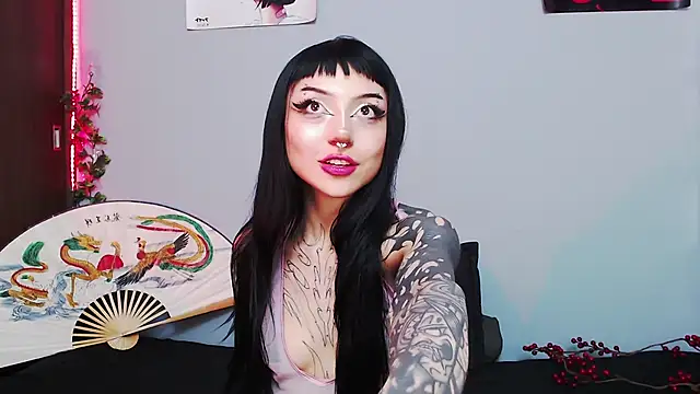 Snapshot of catipetite chatting on 10-27-25, 01:09 catipetite online show from 10-27-25, 01:09