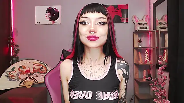 Snapshot of catipetite chatting on 11-04-25, 05:50 catipetite online show from 11-04-25, 05:50