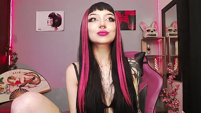 Snapshot of catipetite chatting on 11-06-25, 06:58 catipetite online show from 11-06-25, 06:58