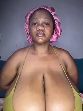 Chubbykarisma27 online show from 10-31-25, 07:20