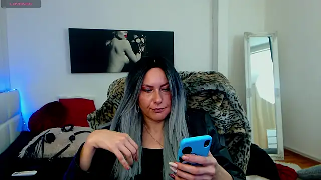 EvelynQueenn online show from 01-11-25, 10:40