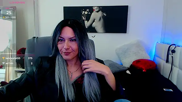 EvelynQueenn online show from 02-17-25, 06:31