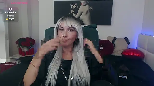 EvelynQueenn online show from 09-28-25, 04:18