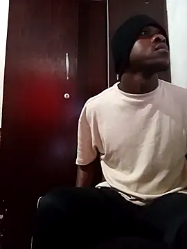 Snapshot of Uncletee112 chatting on 11-10-25, 11:09 Uncletee112 online show from 11-10-25, 11:09