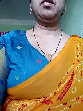 Snapshot of Rosy-B chatting on 01-01-25, 09:39 Rosy-B online show from 01-01-25, 09:39