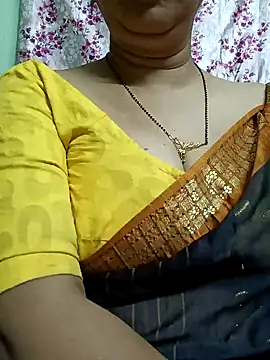 Snapshot of Rosy-B chatting on 01-02-25, 09:50 Rosy-B online show from 01-02-25, 09:50