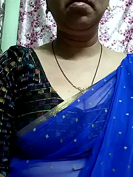 Snapshot of Rosy-B chatting on 01-04-25, 12:48 Rosy-B online show from 01-04-25, 12:48