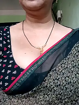 Snapshot of Rosy-B chatting on 01-09-25, 09:59 Rosy-B online show from 01-09-25, 09:59