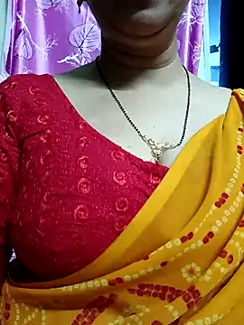 Snapshot of Rosy-B chatting on 01-14-25, 12:33 Rosy-B online show from 01-14-25, 12:33