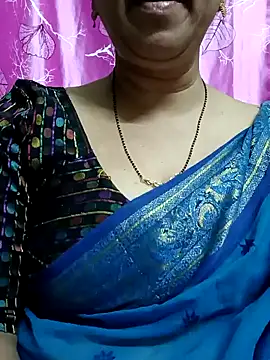 Snapshot of Rosy-B chatting on 01-17-25, 01:15 Rosy-B online show from 01-17-25, 01:15