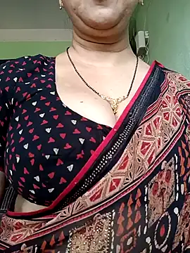 Snapshot of Rosy-B chatting on 01-21-25, 10:08 Rosy-B online show from 01-21-25, 10:08