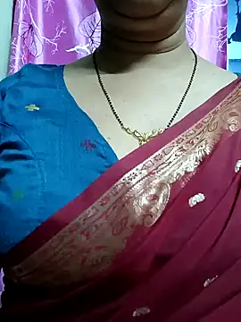 Snapshot of Rosy-B chatting on 01-24-25, 12:42 Rosy-B online show from 01-24-25, 12:42