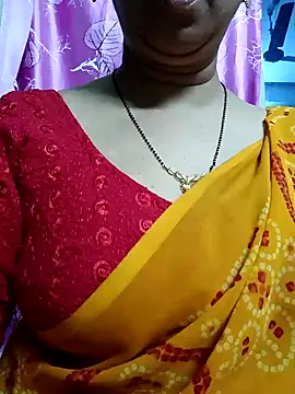 Snapshot of Rosy-B chatting on 01-29-25, 12:22 Rosy-B online show from 01-29-25, 12:22