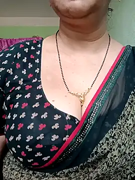 Snapshot of Rosy-B chatting on 02-01-25, 09:54 Rosy-B online show from 02-01-25, 09:54